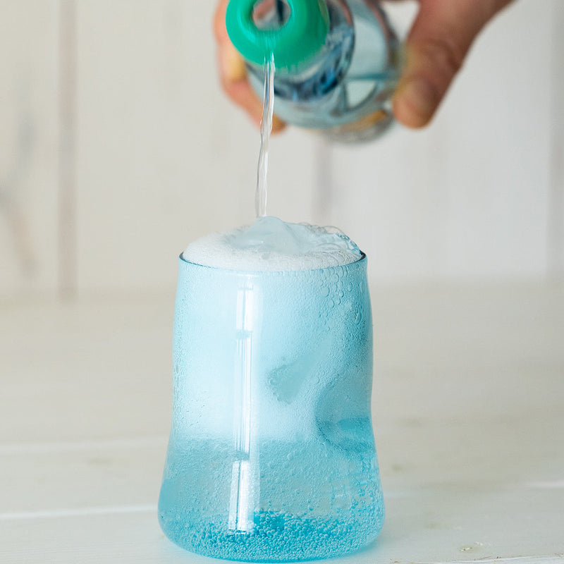 ラムネグラスに注ぐ